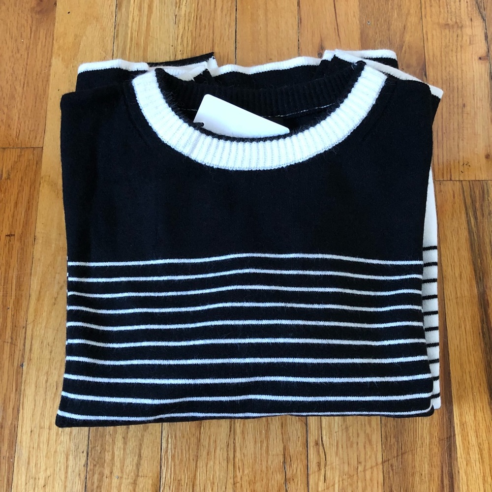 Strype In White & Black ☁️ - Picture 4 of 8